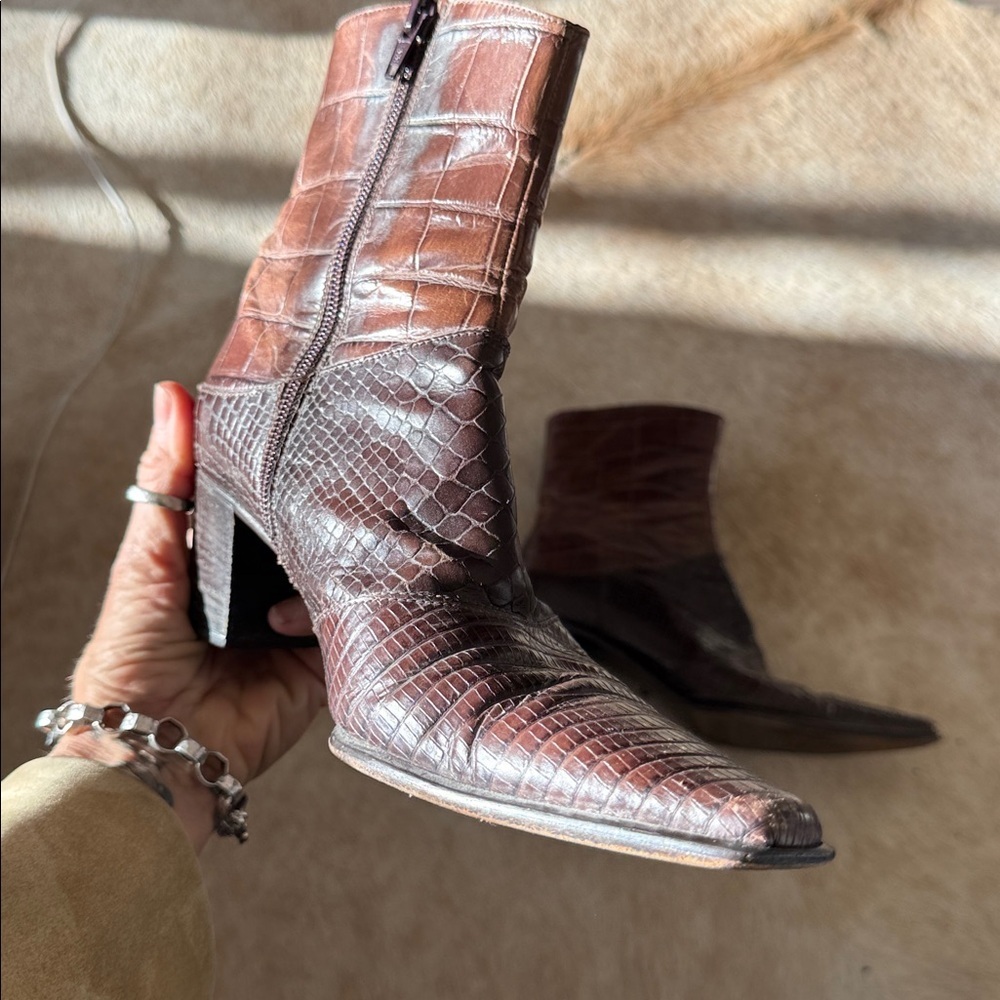 vintage Via Spiga brown crocodile/snake-embossed leather ankle boots - Picture 4 of 11